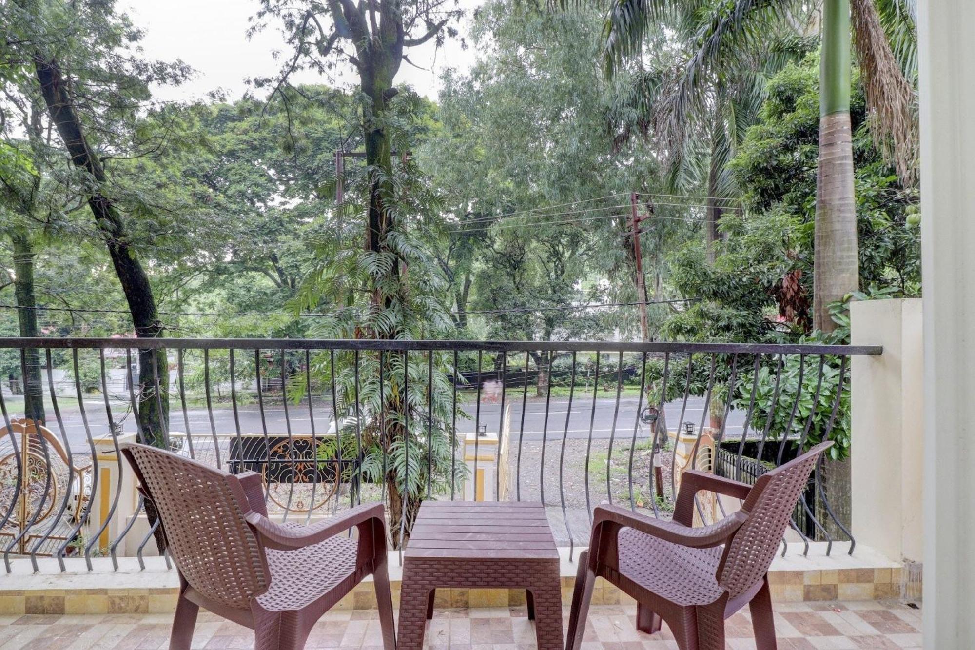 Super Capital O Crestwood Inn Дехрадун Екстериор снимка