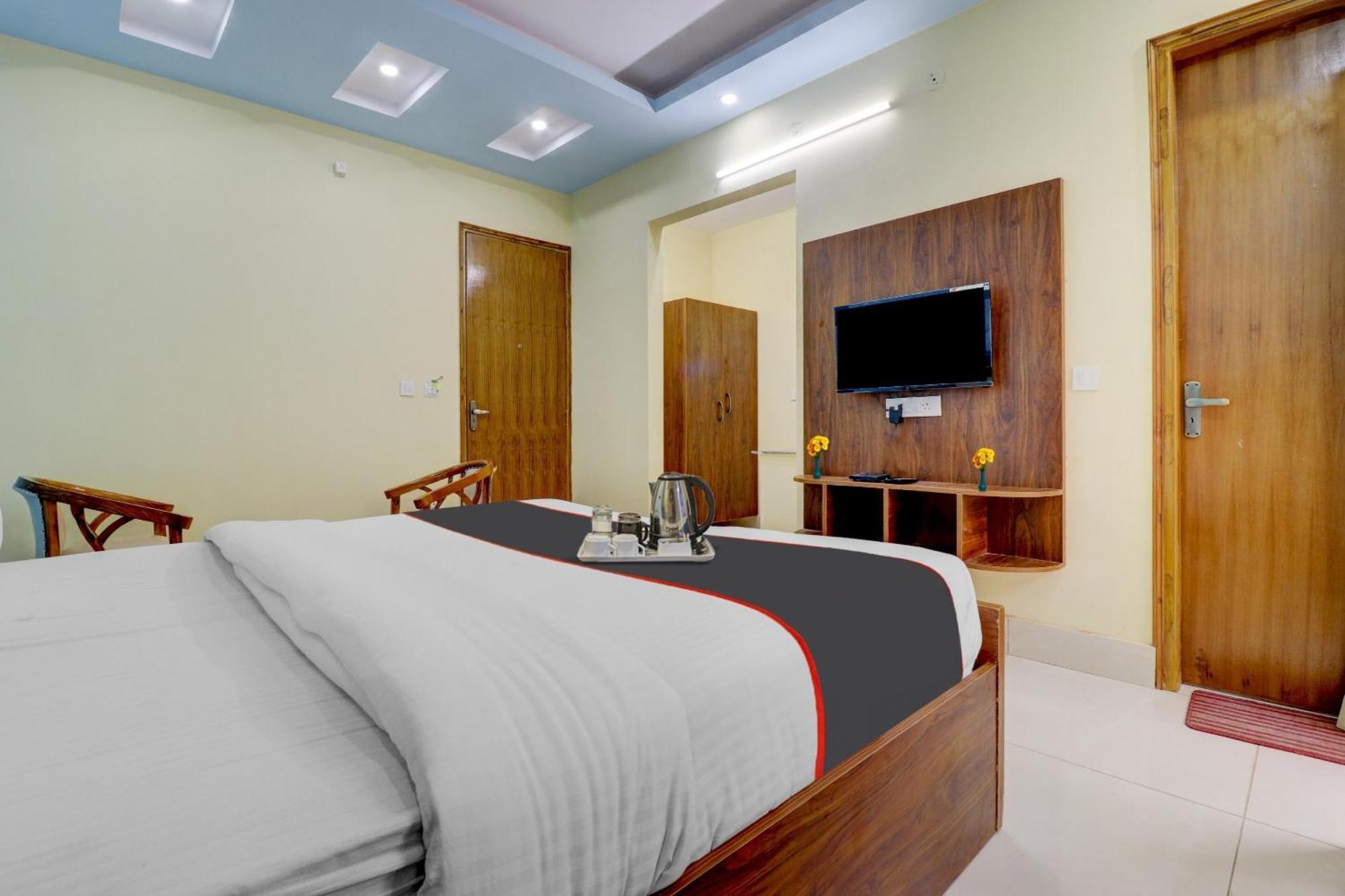 Super Capital O Crestwood Inn Дехрадун Екстериор снимка